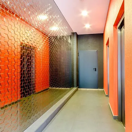 Lisbon Avenue Apart - Free Parking