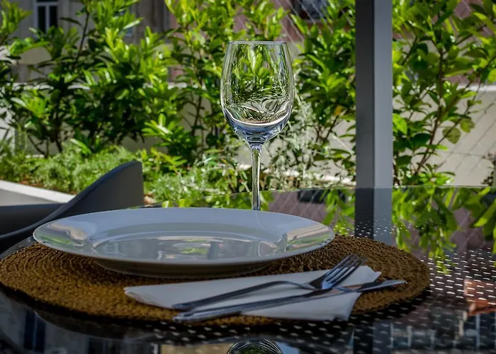 Avenue - Free Parking Apartman *